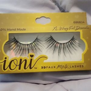 Ioni lashes